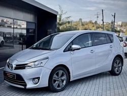Cinzento Usado 2014 Toyota Verso Monovolume | € 15.750
