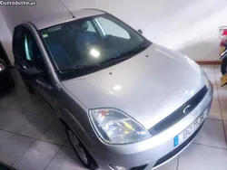 Cinza Usado 2005 Ford Fiesta Citadino | € 5.750 (Preço elevado)