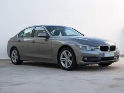 Cinza Usado 2018 BMW 318 Sport Line Sedan | € 22.750 (Preço elevado)