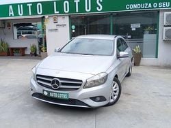 Cinza Usado 2014 Mercedes A180 Style | € 14.970