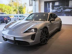Prata dolomite metalizado Usado 2023 Porsche Taycan Turbo Sport Turismo Sedan | € 136.750