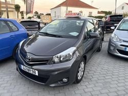 Cinzento Usado 2013 Toyota Yaris | € 11.900 (Caro)