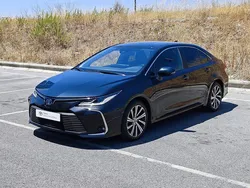 Preto (pintura metalizada) Usado 2022 Toyota Corolla Sedan | € 26.500 (Preço justo)