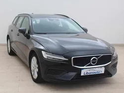 Preto Usado 2022 Volvo V60 Momentum Carrinha | € 39.750 (Preço elevado)