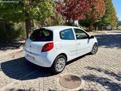 Branco Usado 2007 Renault Clio III Sedan | € 2.950 (Preço elevado)