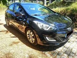 Preto Usado 2012 Hyundai i30 Comfort Citadino | € 7.250 (Bom preço)