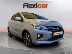 Cinza Usado 2023 Mitsubishi Space Star Edition Sedan | € 12.390 (Preço justo)