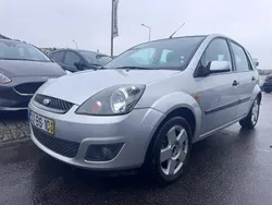 Cinzento Usado 2006 Ford Fiesta Citadino | € 3.980 (Preço justo)