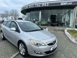 Cinzento Usado 2011 Opel Astra Cosmo Carrinha | € 9.500