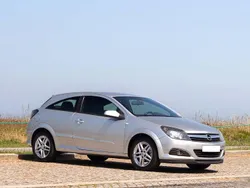 Usado 2006 Opel Astra GTC Sedan | € 4.490