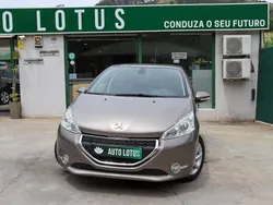 Cinza Usado 2012 Peugeot 208 Active Citadino | € 8.970 (Preço elevado)