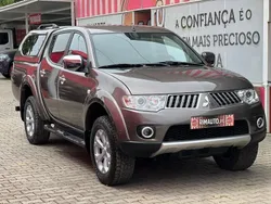 Cinza Usado 2011 Mitsubishi L200 Intense Pickup | € 22.890