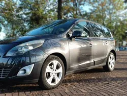 Cinzento Usado 2012 Renault Grand Scénic III Monovolume | € 8.000 (Preço justo)