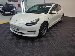 Branco Usado 2021 Tesla Model 3 Sedan | € 31.500 (Preço justo)
