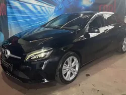 Preto Usado 2016 Mercedes A200 Urban Citadino | € 18.450 (Preço justo)
