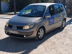 Usado 2004 Renault Grand Scénic II Monovolume | € 2.150