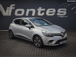 Cinza Usado 2018 Renault Clio IV LIMITED Citadino | € 12.480 (Preço justo)