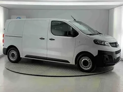 Branco Novo 2024 Opel Vivaro-e Combi Van | € 30.990