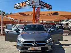 Cinza Usado 2019 Mercedes A180 Progressive | € 23.500 (Preço justo)
