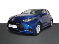 Azul (pintura metalizada) Usado 2022 Toyota Yaris Comfort Sedan | € 17.750 (Preço justo)