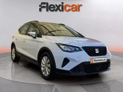 Branco Usado 2022 Seat Arona Style SUV | € 14.490 (Preço justo)
