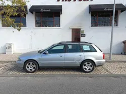 Cinzento Usado 1998 Audi A4 Carrinha | € 1.000