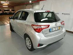 Cinza Usado 2017 Toyota Yaris Active Citadino | € 13.400 (Preço justo)