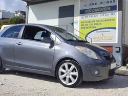 Cinzento Usado 2007 Toyota Yaris | € 9.500