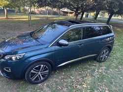 Usado 2017 Peugeot 5008 GTi Sedan | € 21.900