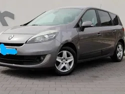 Cinzento Usado 2012 Renault Scénic III Monovolume | € 3.500 (Super Preço)