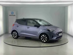 Azul Novo 2024 Hyundai i10 Comfort Citadino | € 17.600 (Preço justo)