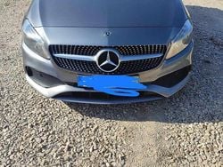 Cinzento Usado 2017 Mercedes A180 Citadino | € 20.000 (Preço elevado)
