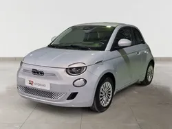 Azul Novo 2024 Fiat 500e Sedan | € 27.490 (Preço elevado)