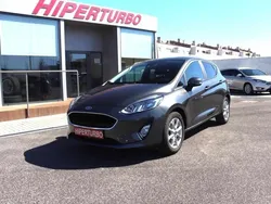 Cinzento Usado 2019 Ford Fiesta Business Edition Citadino | € 12.900 (Preço justo)