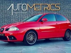 Vermelho Usado 2008 Seat Ibiza Reference Citadino | € 8.250 (Preço elevado)