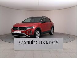Vermelho escuro metalizado Usado 2024 VW T-Roc Life SUV | € 29.590 (Preço justo)