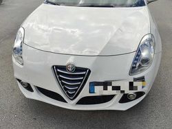 Branco Usado 2014 Alfa Romeo Giulietta Citadino | € 9.000 (Preço justo)