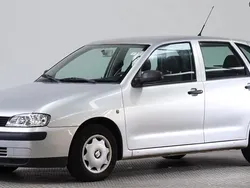 Cinza Usado 2000 Seat Ibiza | € 1.990