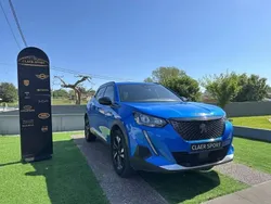 Azul Usado 2023 Peugeot 2008 Active SUV | € 17.900 (Preço justo)