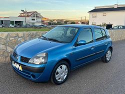 Usado 2002 Renault Clio II Sedan | € 2.350 (Preço justo)