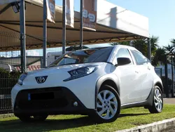Branco Usado 2023 Toyota Aygo Limited Citadino | € 16.900 (Preço justo)