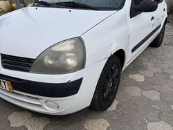 Usado 2004 Renault Clio II Sedan | € 2.000 (Bom preço)