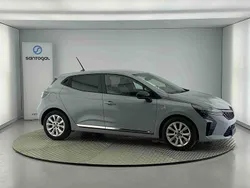 Cinzento Usado 2023 Renault Clio V Evolution | € 17.430 (Preço justo)