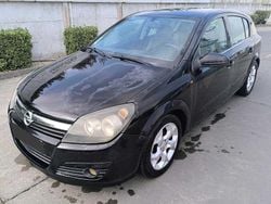 Usado 2005 Opel Astra Sedan | € 2.500