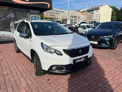 Branco Usado 2017 Peugeot 2008 Style SUV | € 12.750 (Preço elevado)
