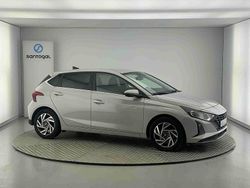 Cinzento Usado 2024 Hyundai i20 Comfort Citadino | € 17.490 (Preço justo)