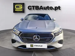 Cinza Usado 2024 Mercedes E220 Sedan | € 59.499 (Preço elevado)