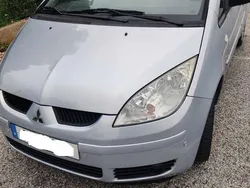 Azul Usado 2005 Mitsubishi Colt Sedan | € 6.250