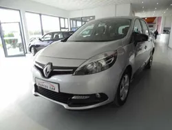 Cinzento Usado 2016 Renault Scénic III Monovolume | € 13.900 (Caro)