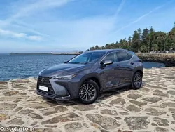 Branco Usado 2024 Lexus NX450h+ SUV | € 76.500
